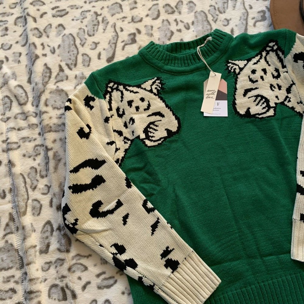 Boho Green Leopard Animal Print Cozy Sweater - Picture 3 of 6